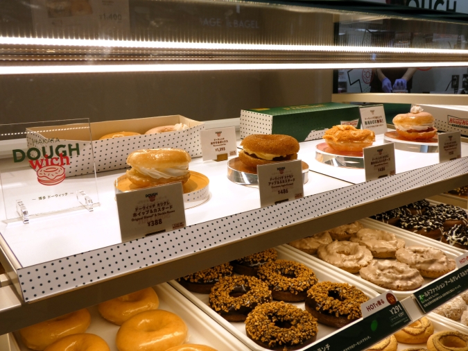 クリスピー・クリーム・ドーナツ アミュプラザ博多店　ショーケース