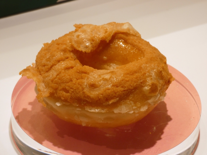 クリスピー・クリーム・ドーナツ アミュプラザ博多店　ドーウィッチ オリグレ 博多めんたい＆チーズ