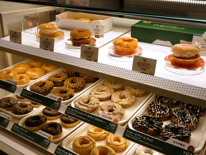 クリスピー・クリーム・ドーナツ アミュプラザ博多店　ショーケース