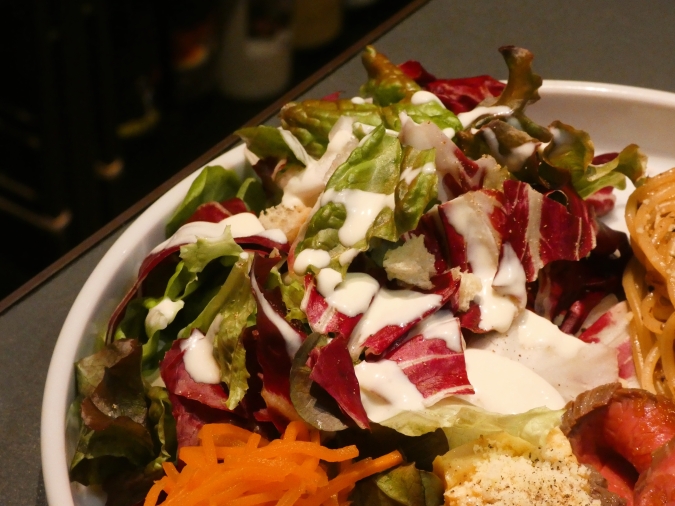 o/sio FUKUOKA　本日のパスタ　付け合わせ　シーザーサラダ