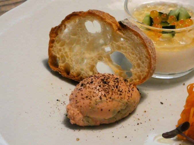 アヒル食堂 鶏肝のムース