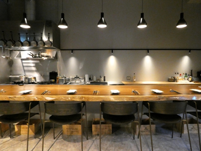 アヒル食堂 カウンター席