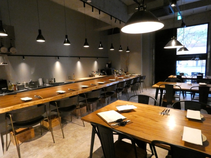 アヒル食堂 店内全体