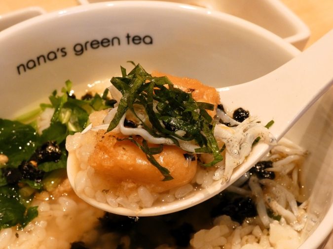 nana’s green tea 太宰府参道店　太宰府限定 博多辛子明太子としらすの出汁茶漬けセット　すくったところ