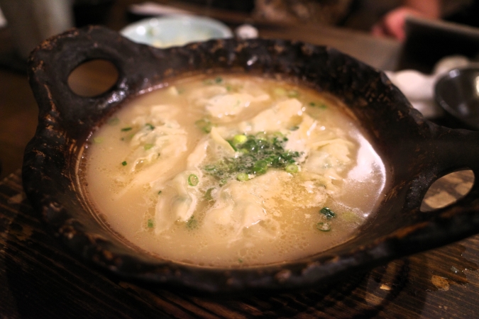 伊都旬彩 こころ 西新本店　とんこつスープ炊き餃子