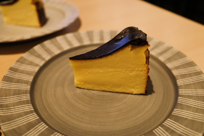 ワイン食堂Vin-Vie　バスクチーズケーキ