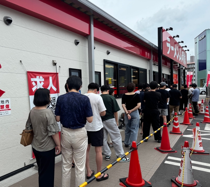 ラーメン山岡家 福岡松島店　行列