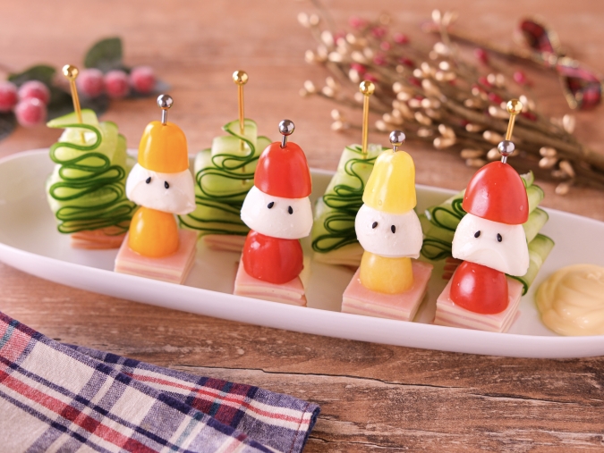 RINATYさんレシピ　クリスマスツリーとサンタのハムチーズピンチョス