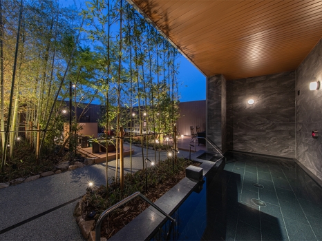 佐賀の湯処こもれび　半露天風呂