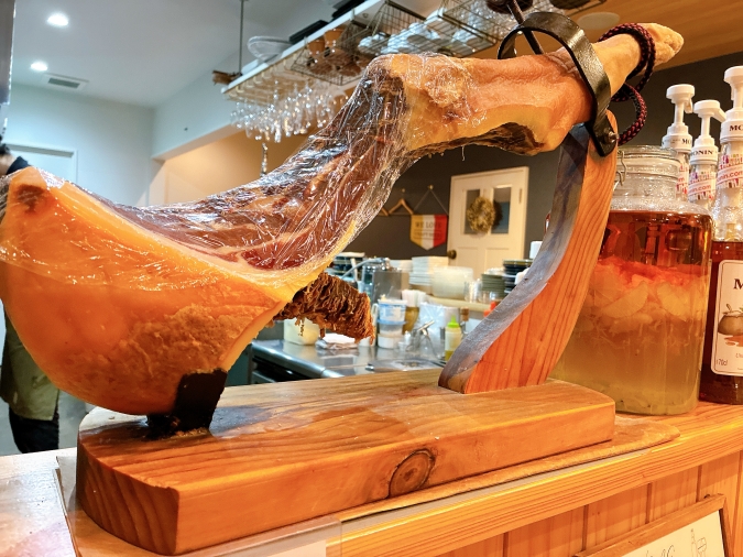 ルネッタ　生ハムの原木