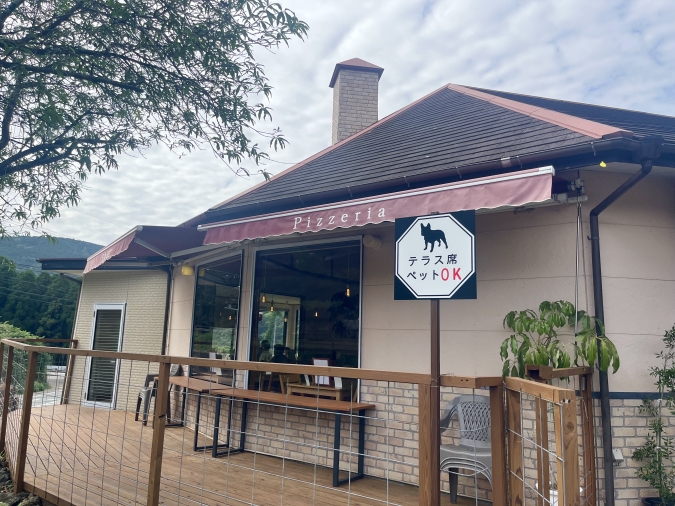 500℃ pizza（ゴヒャクドピザ）テラス席