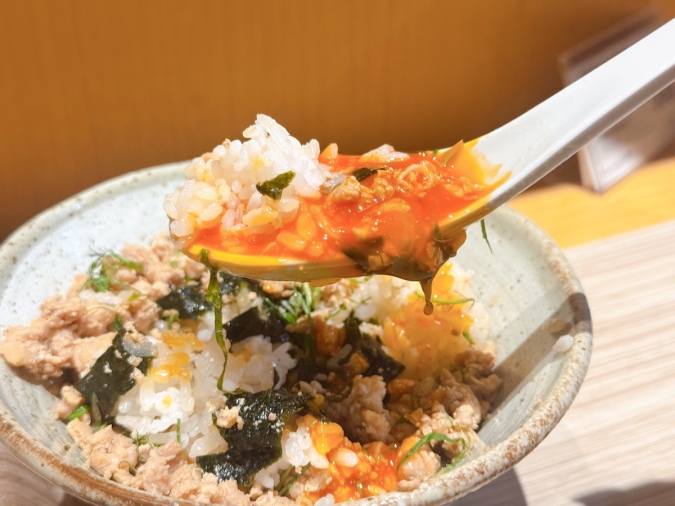 萬田うどん　鶏そぼろ丼