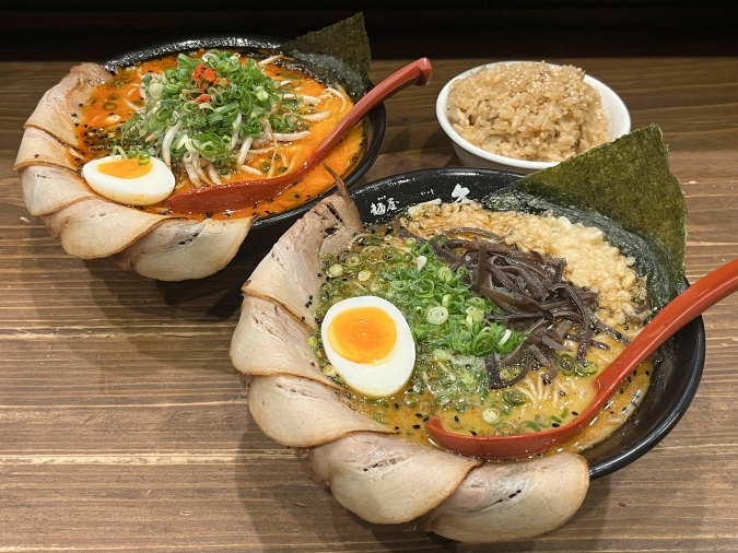 麺屋一矢（めんやいっし）チャーシューめん、赤辛チャーシューめん、とりめし