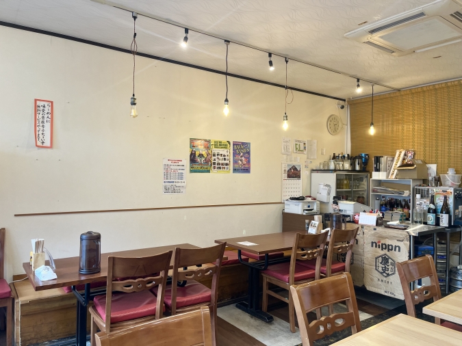 麺やよかやす 店内