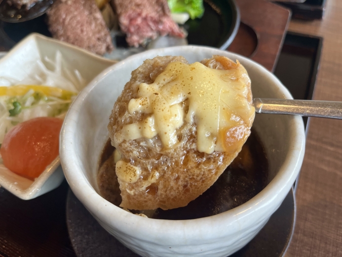 つばきグリル鳥栖店 オニオングラタンスープ
