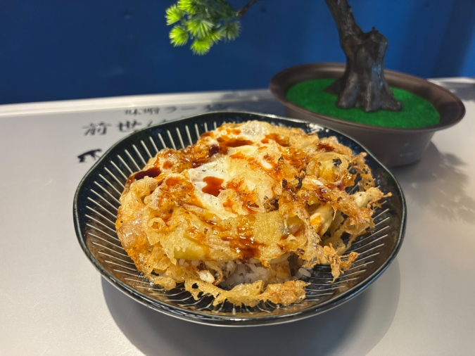前世はらぁ麺や 卵天丼