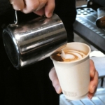 Eltren Coffee Roasters　コーヒー淹れているところ