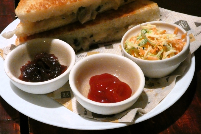 TOASTY and SWEET（トースティーアンドスイート）　メルトサンドイッチの付け合わせ