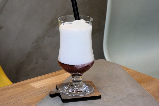 いちごや cafe TANNAL 福岡大名店　あまおういちごミルク