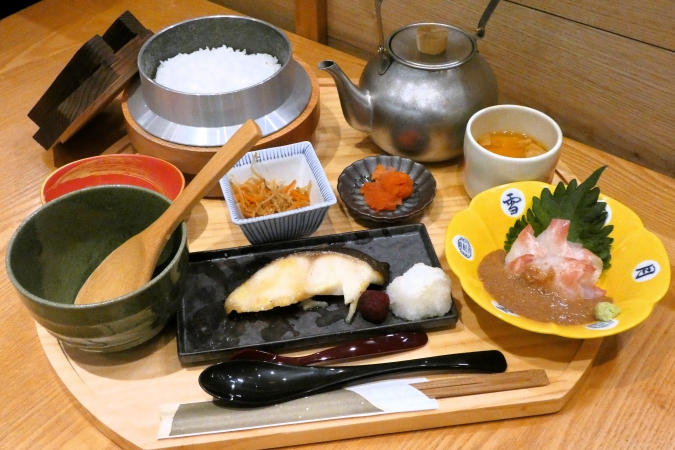 銀しゃりとだし茶漬け 釜のうさぎ JR博多シティ店　銀鱈の西京焼きと鯛の胡麻ダレ御膳