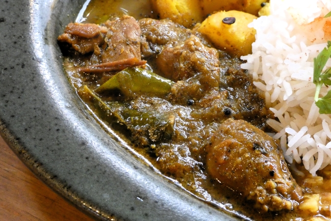 MIDLE.　日替わりチキンカレー　カレーリーフカレー