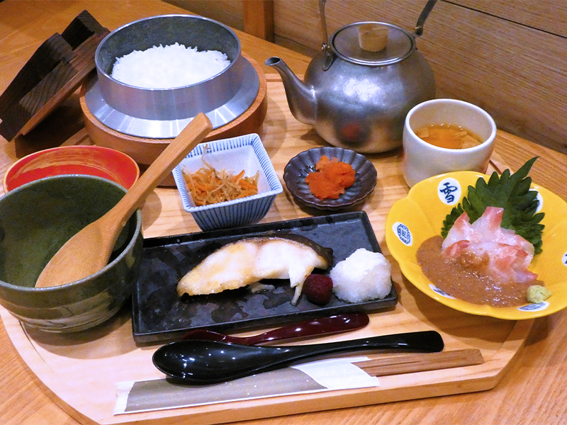 釜のうさぎ　博多駅　羽釜ごはん