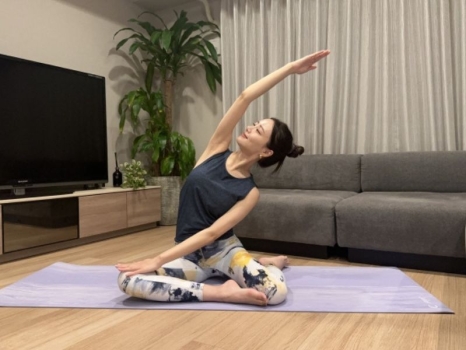 坂井さん　くびれ作りエクササイズ