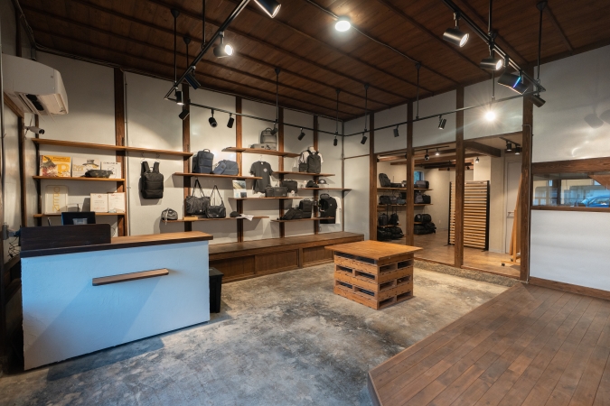 SIMCLEAR FLAG（シムクリア フラッグ）　店内