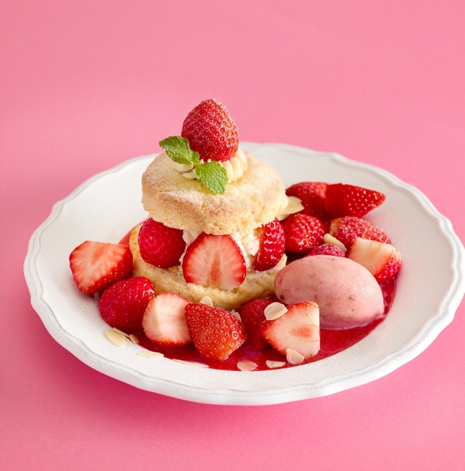 アフタヌーンティー・ティールーム　さくふわスコーンサンド 苺　苺3倍