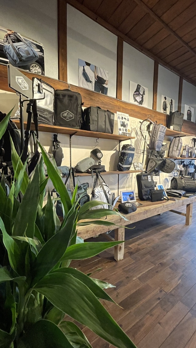 SIMCLEAR FLAG（シムクリア フラッグ）　店内