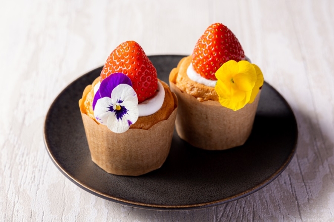 都ホテル博多 ストロベリーアフタヌーンティー いちごのシフォンカップケーキ