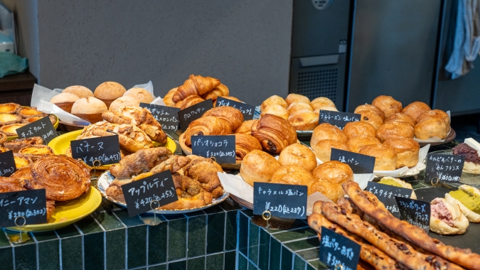 THE ROOTS パン陳列