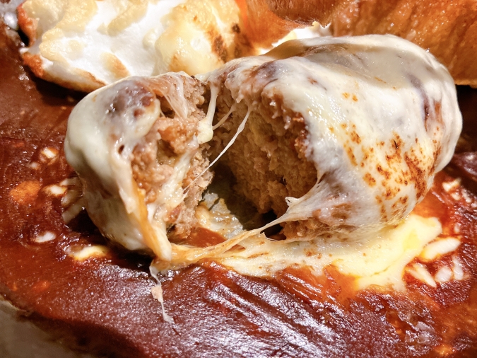 てんしん堂　煮込みチーズハンバーグ