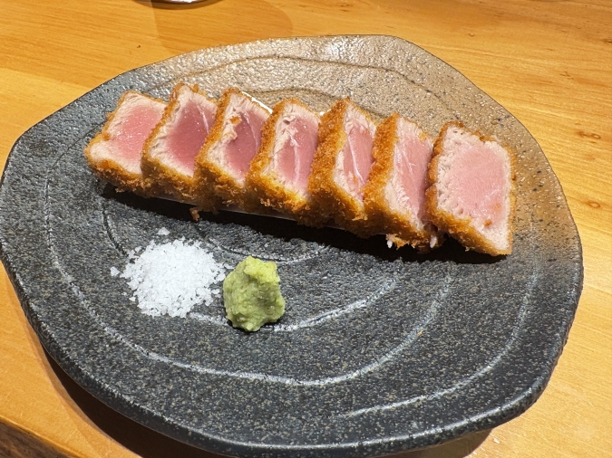 れとんき薬院店　まぐろのレアカツ