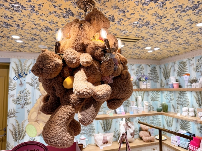 gelato pique cafe ソラリアプラザ店　店内装飾