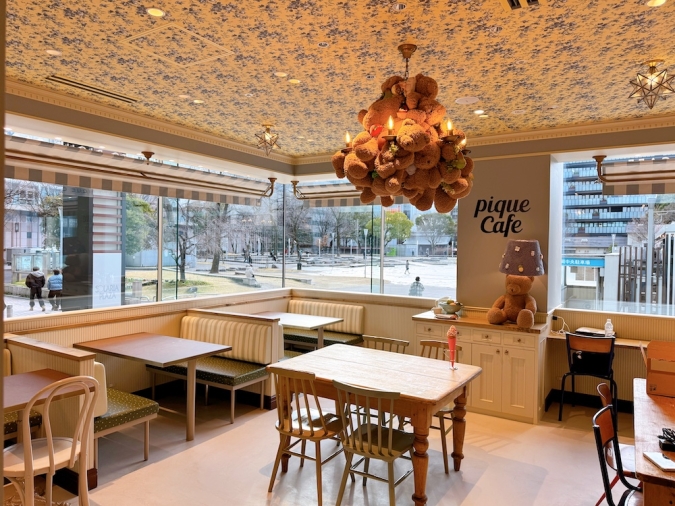 gelato pique cafe ソラリアプラザ店　内装