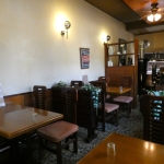 都府楼珈琲　店内　テーブル席