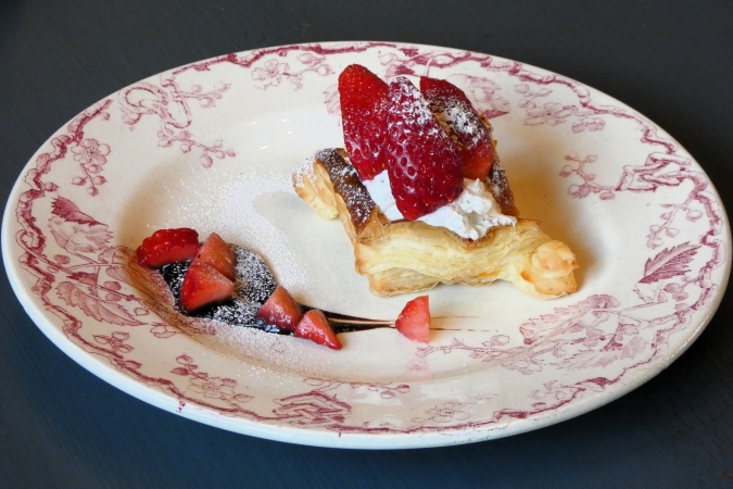 都府楼珈琲　苺のパイ