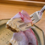 はなとき アップルタルト すくった様子