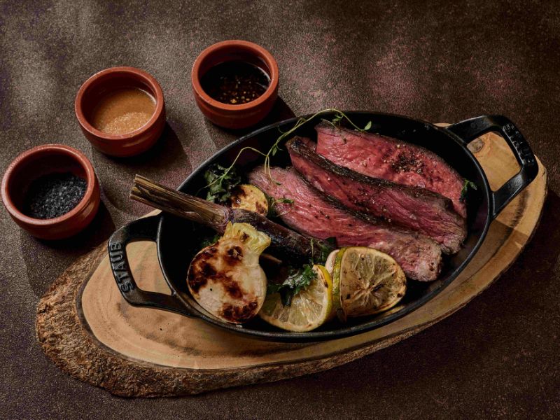 GRANADA SUITE on A TABLE（グラナダスィート オン ア ターブル）宮若牛と宮若野菜 里山レモンのチャコールグリル