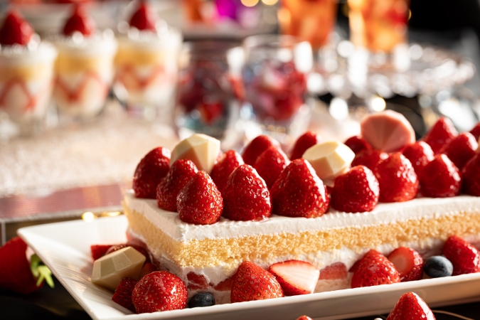 ANAクラウンプラザホテル福岡「ストロベリーデザートビュッフェ ~Jewelberry☆Collection~」ダイヤストロベリーショートケーキ