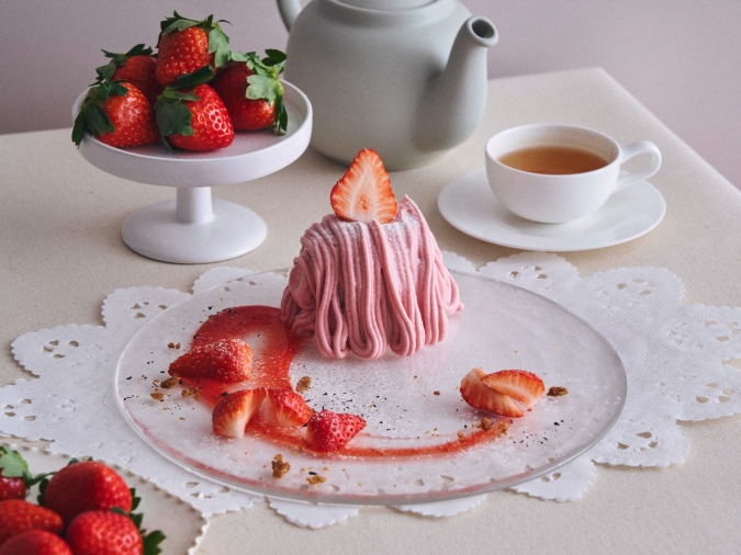 ビブリオテーク　“あすかルビー”いちごの生モンブラン