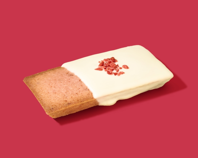 ファミマの白をまとったいちご狩り／いちごのフィナンシェ