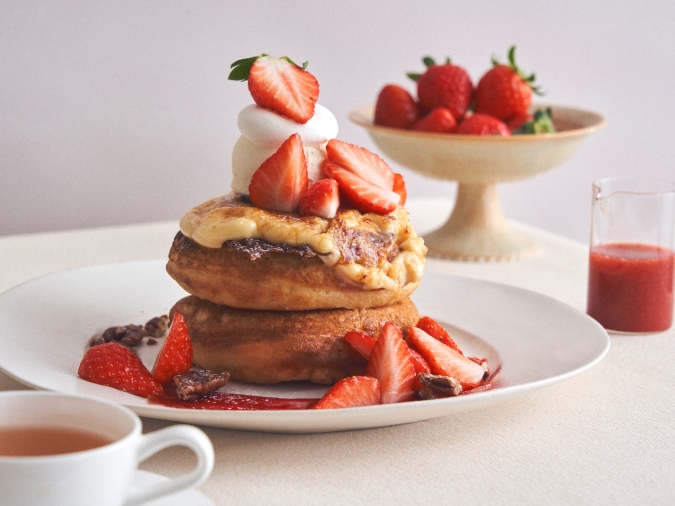 ビブリオテーク　“あすかルビー”いちごと焦がしブリュレのパンケーキ いちごソース