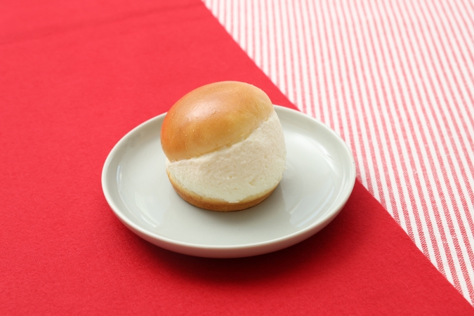 セブン‐イレブン「イタリアンカフェ」【イタリアンカフェ】マリトッツォ　いちごソース入り