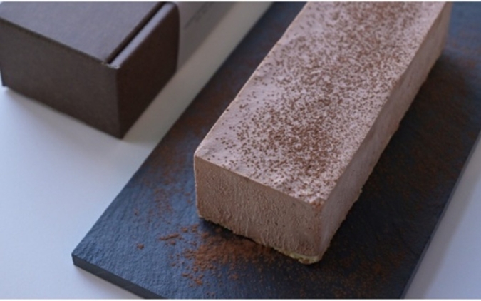 チョコレートのセミフレッドケーキ（アイスケーキ）