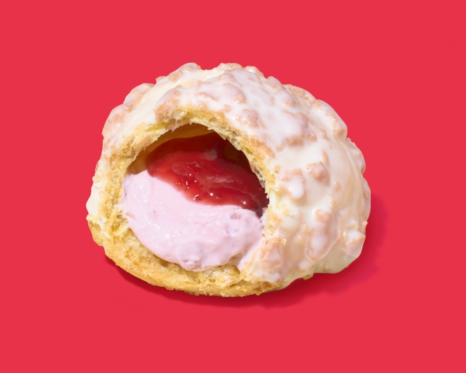 ファミマの白をまとったいちご狩り／ザクザク食感　いちごのクッキーシュー