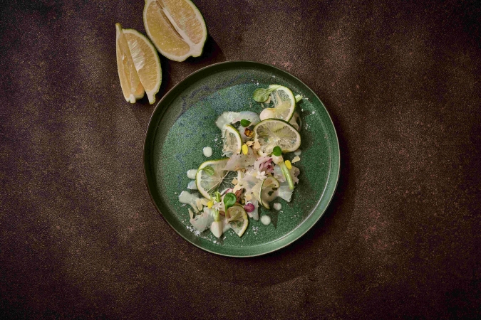 GRANADA SUITE on A TABLE（グラナダスィート オン ア ターブル）里山レモンと鮮魚のカルパッチョ