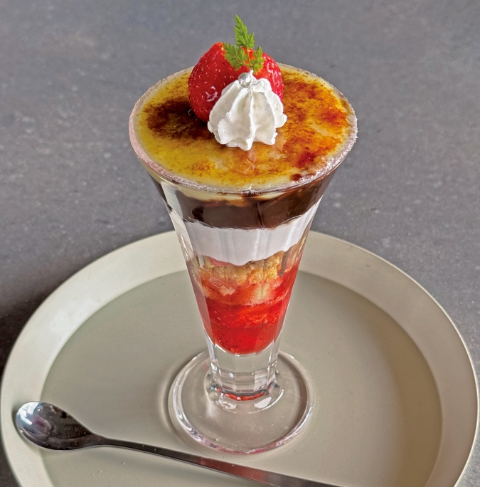 【光の道開運スイーツフェアvol.７】THE PARK（ザ パーク）「光の道 あまおうパフェ」