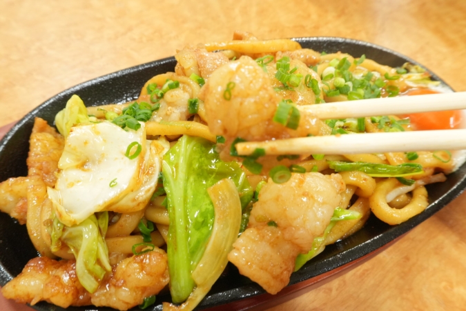 小倉名物肉うどん　いのうえ本店　ホルモン焼きうどん